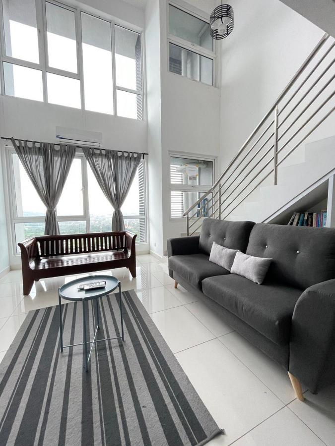 Yenni Duplex @ Decentrum, Kajang Serdang Kültér fotó