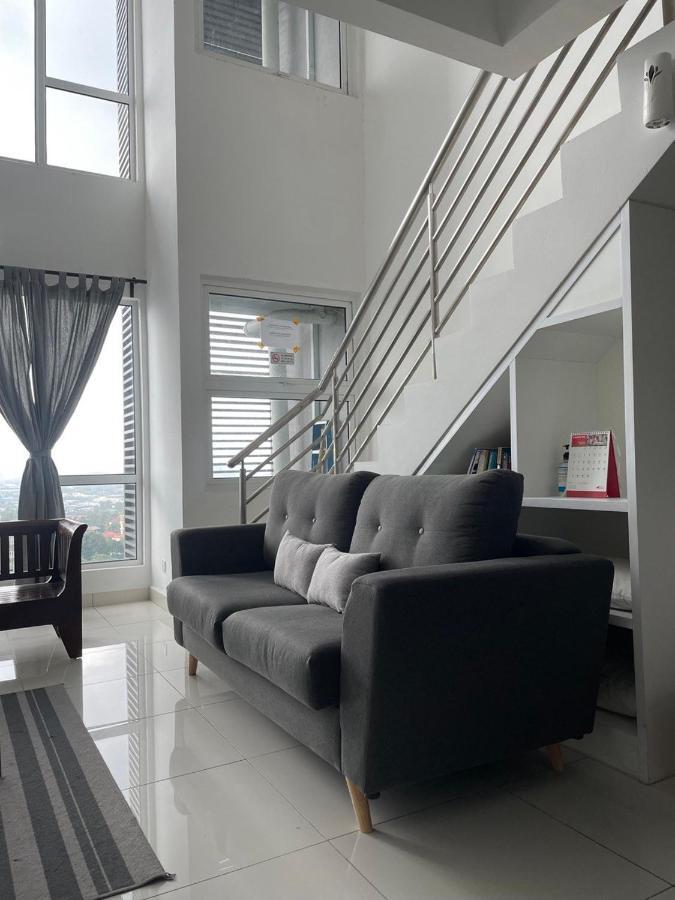 Yenni Duplex @ Decentrum, Kajang Serdang Kültér fotó