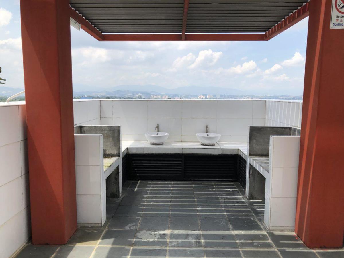 Yenni Duplex @ Decentrum, Kajang Serdang Kültér fotó