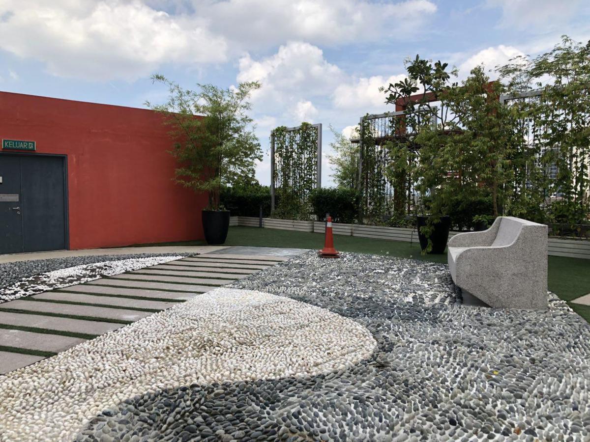 Yenni Duplex @ Decentrum, Kajang Serdang Kültér fotó