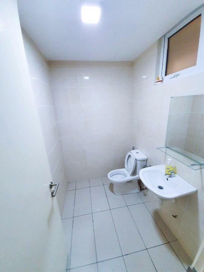 Yenni Duplex @ Decentrum, Kajang Serdang Kültér fotó